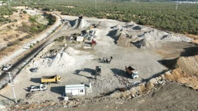 Edremit Belediyesi, Zeytinli Mahallesi’nde şehir içinde kalan mevcut şantiyesini Akçay