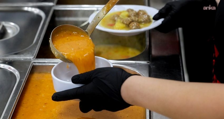 Efeler Belediyesi Kent Lokantası, yeni çalışma düzeniyle cumartesi günleri de