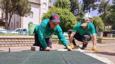Efeler Belediyesi, ilçe genelindeki park ve yeşil alanlarda bakım onarım