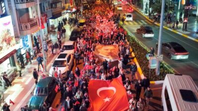 Efeler’de binler, “Cumhuriyet Yürüyüşü”nde buluştu Efeler Belediyesi'nin Cumhuriyet Yürüyüşü'nde binlerce kişi, ellerinde Türk bayrakları ve