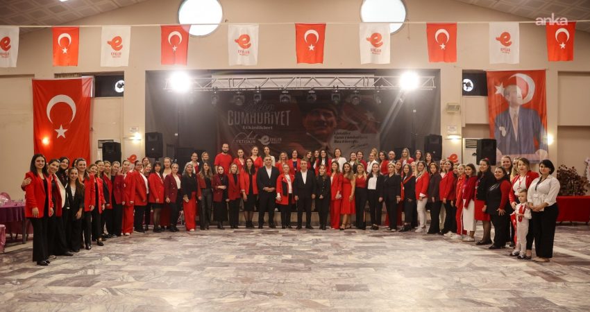 Efeler’de Cumhuriyet Bayramı etkinliklerle kutlandı Efeler Belediyesi’nin düzenlediği 29 Ekim Cumhuriyet Bayramı etkinliklerinde müzik, tiyatro