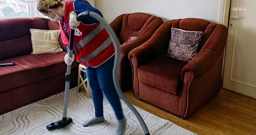 Efeler’de yaşlı ve hareket kısıtlı vatandaşlara evde bakım desteği Efeler Belediyesi, evde bakım hizmetleri ile yürüme güçlüğü çeken, kronik