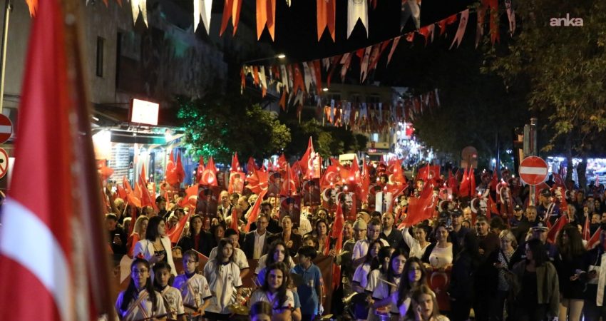Efes Selçuk Belediyesi, Cumhuriyet Bayramı dolayısıyla anma programları, törenler, fener