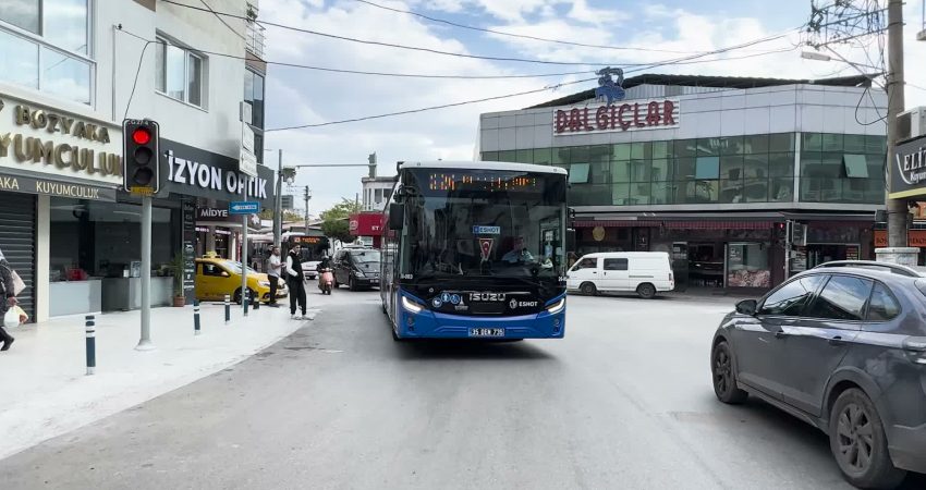 İzmir Büyükşehir Belediyesi kent içi toplu ulaşımı daha güvenli, konforlu,