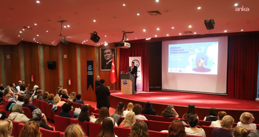 Eskişehir Büyükşehir Belediyesi, afet bilincini psikososyal destekle güçlendiriyor Eskişehir Büyükşehir Belediyesi, afetlere karşı toplumsal farkındalığın artırılması ve afet