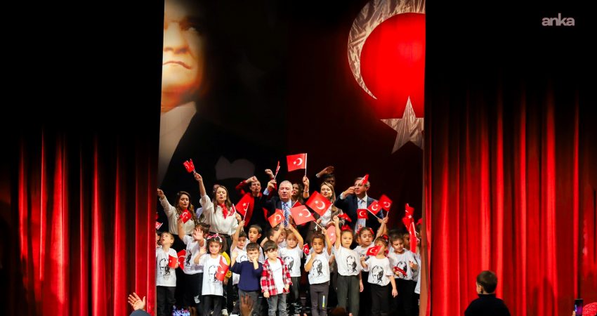 Eskişehir Büyükşehir Belediyesi Es Çocuk Evi’nde bayram coşkusu Eskişehir Büyükşehir Belediyesi Es Çocuk Evi’nde Cumhuriyet Bayramı, çocukların şiirleri,