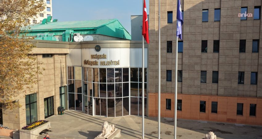 Eskişehir Büyükşehir Belediyesi, kentin farklı noktalarında hizmet verecek büfe, çay