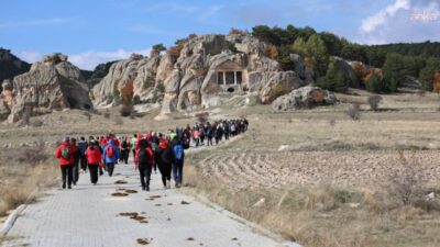 Eskişehir Büyükşehir Belediyesi, Cumhuriyet Bayramı kutlamaları kapsamında doğa tutkunlarını, Frig