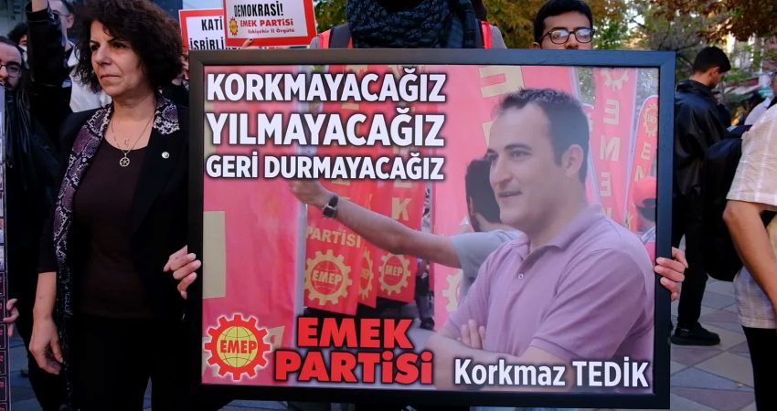 Eskişehir'de Ankara Garı Katliamı'nın 11'inci yılı dolayısıyla anma programı düzenlendi. Avukat