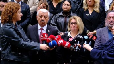 Eskişehir’de esnaf odası başkanları, Kurşunlu Külliyesi’ndeki tahliye sürecinde kadın esnafın