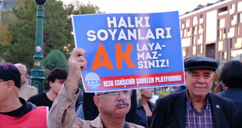 Eskişehir Emek ve Demokrasi Platformu'nun çağrısıyla Köprübaşı'nda bir araya gelen