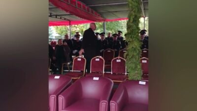 Eskişehir’de 29 Ekim Cumhuriyet Bayramı dolayısıyla düzenlenen törende, şehit babası