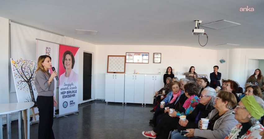 Eskişehir’de yaş almış vatandaşlar “Bir Kâse Çorba, Biraz Muhabbet” etkinliğinde buluştu Eskişehir Büyükşehir Belediyesi, 1 Ekim Dünya Yaşlılar Günü dolayısıyla “Bir