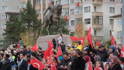 Eskişehir’de 29 Ekim Cumhuriyet Bayramı büyük bir coşkuyla kutlandı. Atatürk