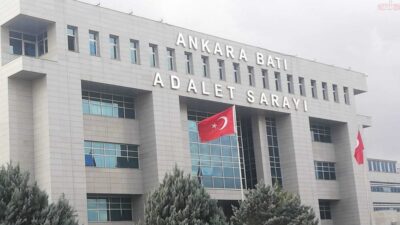 Ankara’nın Etimesgut ilçesinde araçlarıyla drift atarak trafik güvenliğini tehlikeye soktukları