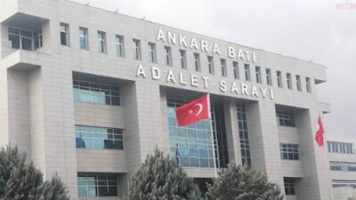 Ankara’nın Etimesgut ilçesinde araçlarıyla drift yaparak trafik güvenliğini tehlikeye attıkları