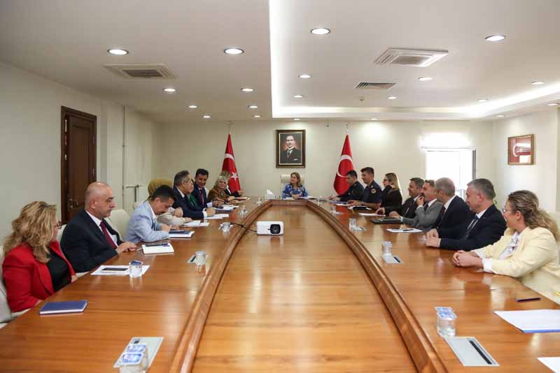 Etimesgut’ta 2026-2027 eğitim öğretim yılı öncesi okul güvenliği toplantısı gerçekleştirildi.
