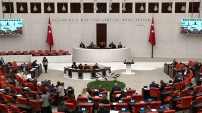YENİ Parti İstanbul Milletvekili Evrim Rızvanoğlu, Boğaziçi Üniversitesi öğrencilerinin yemekhane zamlarına