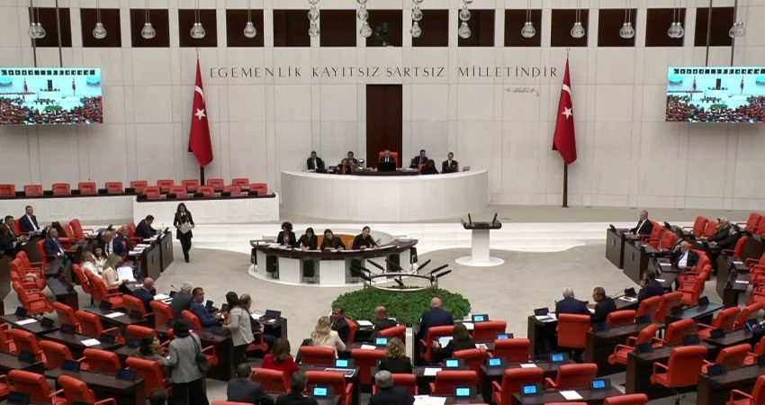 Evrim Rızvanoğlu’ndan Boğaziçi Üniversitesi’ndeki yemekhane zamlarına tepki YENİ Parti İstanbul Milletvekili Evrim Rızvanoğlu, Boğaziçi Üniversitesi öğrencilerinin yemekhane zamlarına