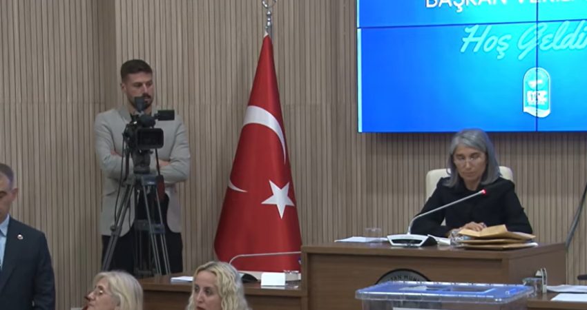 Eyüpsultan Belediyesi başkan vekili Cafer Parlak seçildi Eyüpsultan Belediye Başkanı Mithat Bülent Özmen'in Ankara'da yürütülen bir soruşturma