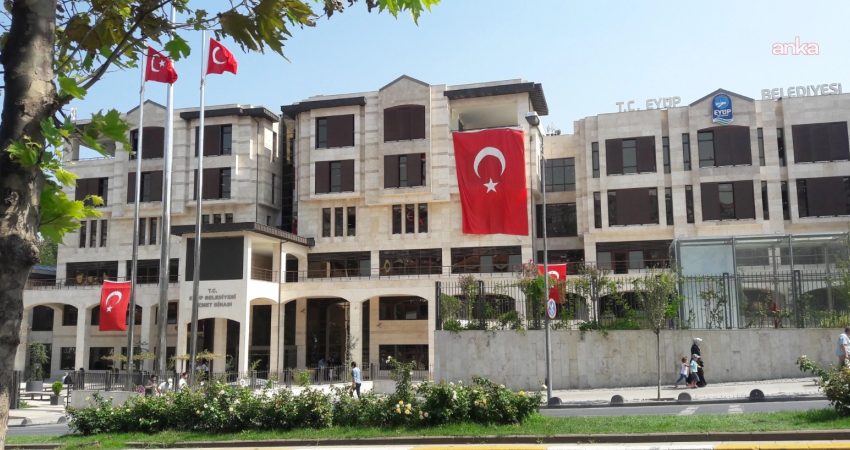 Eyüpsultan Belediyesi’nden ‘gözaltı’ açıklaması: Başkanımız Özmen’i bir an önce aramızda göreceğimize inanıyoruz Eyüpsultan Belediyesi, Belediye Başkanı Mithat Bülent Özmen’in de aralarında bulunduğu
