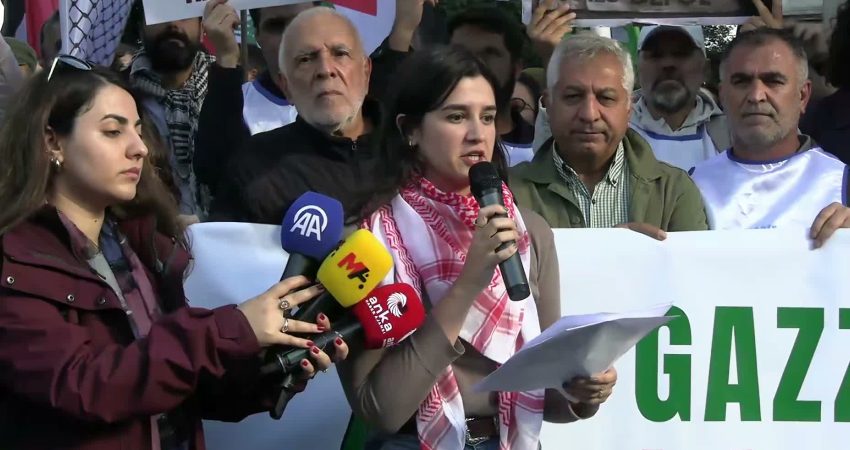Filistin Eylem Komitesi, “Filistin’e Özgürlük, İsrail’e Ambargo” sloganıyla Taksim’den Dolmabahçe’ye