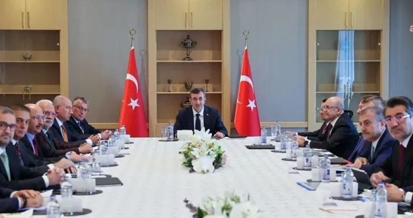 Fon Koordinasyon Kurulu 7. kez toplandı: Sürecin başından beri 49,7 milyar TL ödeme yapıldı Fon krizinin ardından oluşturulan Fon Koordinasyon Kurulu, Cumhurbaşkanı Yardımcısı Cevdet