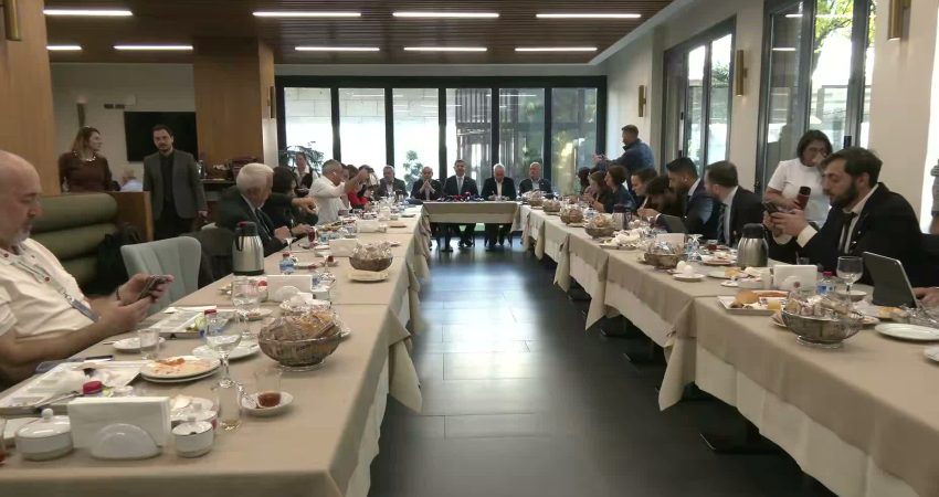 Fon krizi…YENİ Partili Ümit Özlale: “PBLK mağdurlarına parayı verselerdi, diğer mağdurlara verecek paraları kalmayacaktı” YENİ Parti İzmir Milletvekili Ümit Özlale, PBLK (varlığın sistemdeki güncel