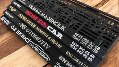 Otomobil galerileri ve bayiler, satılan her aracın arkasındaki plakalığı yıllarca