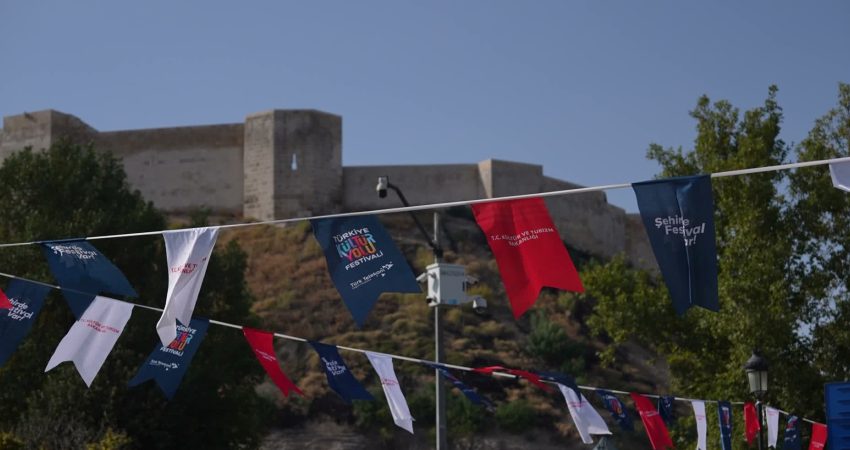 GastroAntep, düzenlenen kortejle başladı Gaziantep Büyükşehir Belediyesi ile Kültür ve Turizm Bakanlığı iş birliğinde