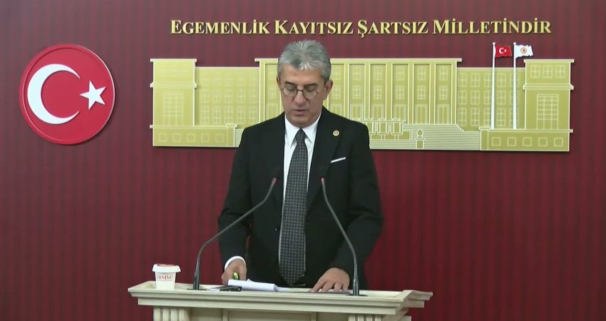 Gökhan Günaydın’dan fon düzenlemesine tepki: “250 bin insana ‘Biz sizi soyduk, haklarınızın üzerine bir bardak soğuk su için’ demektir” YENİ Parti Grup Başkanvekili Gökhan Günaydın, tasfiyesine karar verilen yatırım