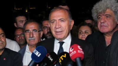 Eyüpsultan Belediye Meclisi'nde başkan vekilliği seçimleri sonrası açıklama yapan CHP