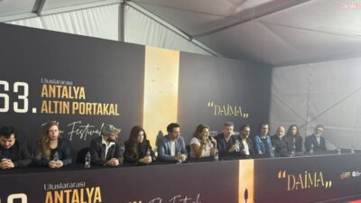 Hüseyin Karabey’in Hasan Öztoprak’ın romanından uyarladığı, Mert Fırat ve Mehmet
