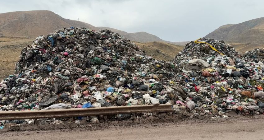 Hakkari’de 30 milyon avroluk katı atık tesisi iki yıl sonra heyelanla kullanılamaz hâle geldi Hakkâri’de yaklaşık 30 milyon avroya mal olan katı atık tesisinin