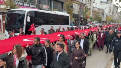 Hakkari’nin Yüksekova ilçesinde 29 Ekim Cumhuriyet Bayramı’nın 103’üncü yılı dolayısıyla