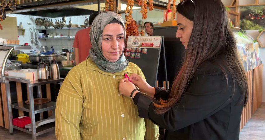 Hakkari’nin Yüksekova ilçesinde Meme Kanseri Farkındalık  Ayı dolayısıyla düzenlenen