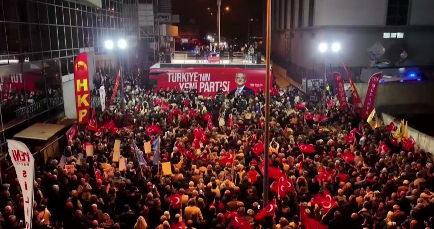 YENİ Parti Genel Başkanı Özgür Özel, Türkiye'de basın özgürlüğünün uluslararası