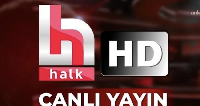 Halk TV programcısı Deniz Bayramoğlu, kanala saat 05.15'te kayyım atandığını,