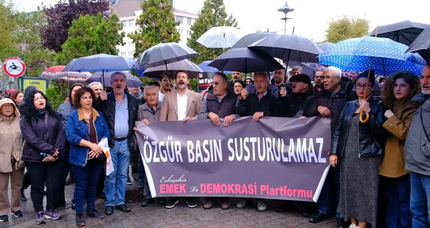 Eskişehir Emek ve Demokrasi Platformu üyeleri, Halk TV'ye kayyum atanmasını
