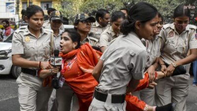 Hindistan’ın başkenti Yeni Delhi’de hafta sonu düzenlenen gençlik protestolarını takip