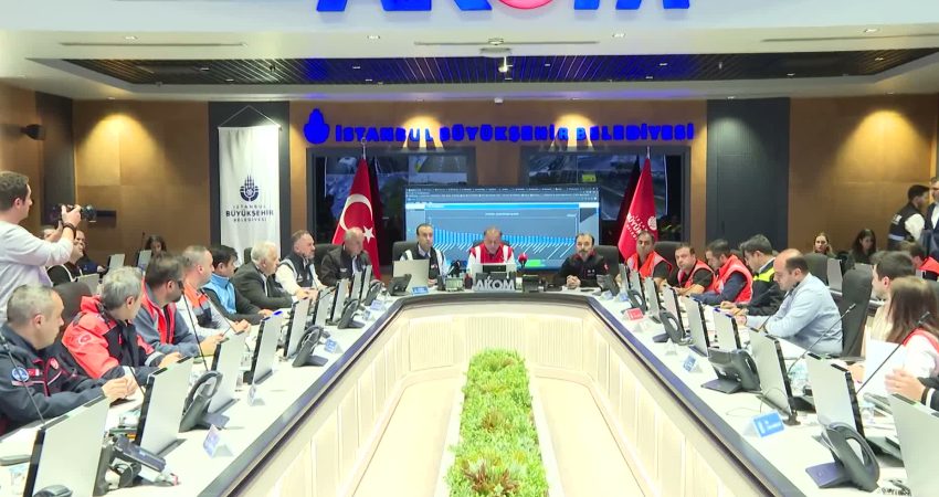 Yağışla ilgili gelişmeleri İBB Başkanvekili Nuri Aslan, İBB Afet Koordinasyon