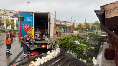 İstanbul Büyükşehir Belediyesi (İBB), kuvvetli sağanak yağış ve fırtına ihtimaline