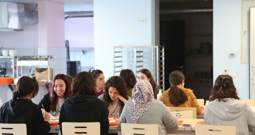 İBB: Genç Üniversiteli Sosyal Destek programı kapsamında bugüne kadar 488 bin 18 kez destek sağlandı İBB, eğitim hayatında öğrencilerin yanında olmaya devam ediyor. Genç Üniversiteli