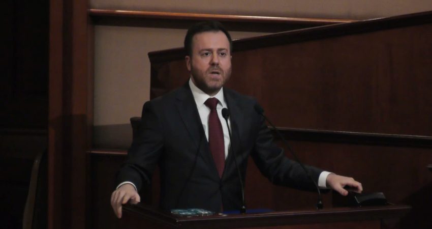 İstanbul Büyükşehir Belediye (İBB) Meclisi’nde konuşan CHP Grup Sözcüsü Ali