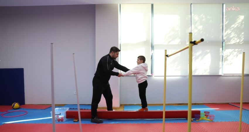 İBB’den engelli bireylere sporla rehabilitasyon desteği: 332 bin 973 seans İstanbul Büyükşehir Belediyesi (İBB) tarafından engelli bireylerin fiziksel kapasitelerini artırmak,