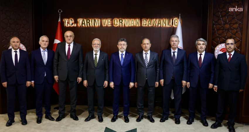 Tarım ve Orman Bakanı İbrahim Yumaklı, şeker sektörünün temsilcileriyle bir