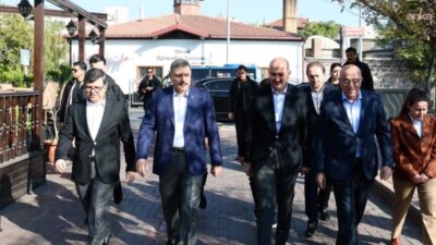 İçişleri Bakanı Mustafa Çiftçi, Bakan Yardımcısı Mehmet Cangir ile birlikte