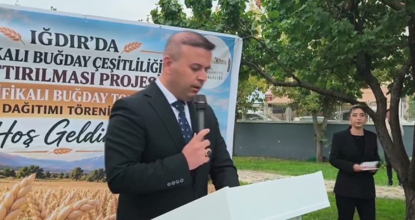Iğdır’da üreticilere 40 ton sertifikalı buğday tohumu dağıtıldı Iğdır’da tarımsal üretimin geliştirilmesi amacıyla hazırlanan “Iğdır’da Sertifikalı Buğday Çeşitliliğinin