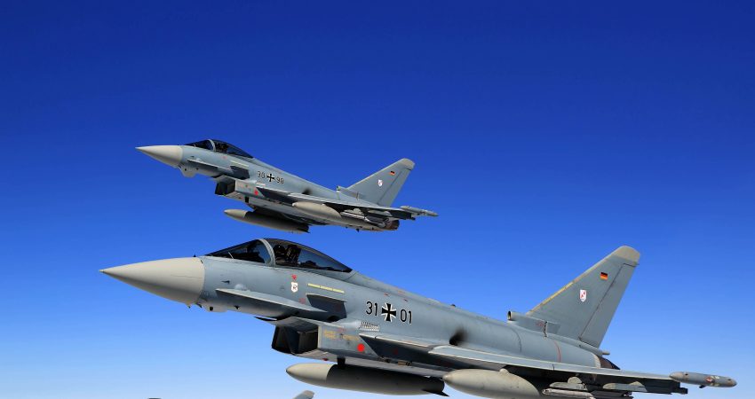 İngiltere, Husilerin Suudi Arabistan’a yönelik füze ve insansız hava aracı