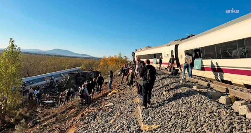 İspanya'nın Toledo bölgesinde iki yüksek hızlı trenin çarpışması sonucu en